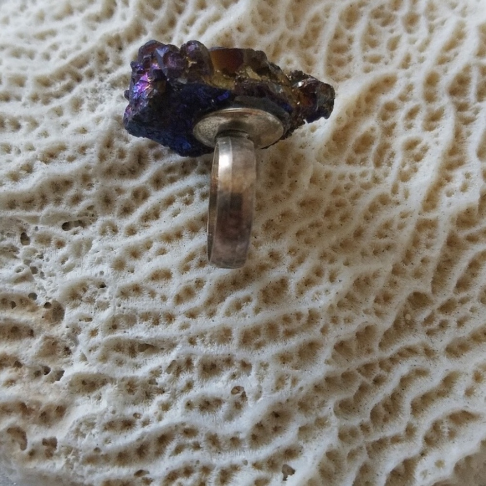 Crystalline Stone Ring - Picture 4 of 4